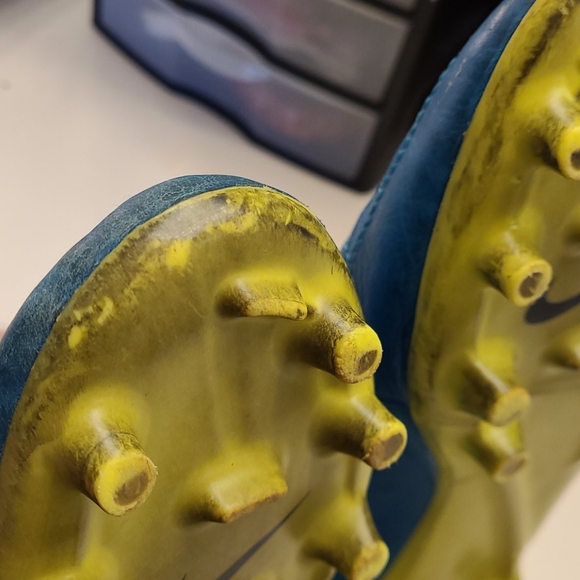 Nike soccer cleats/futbol boots - Picture 12 of 15